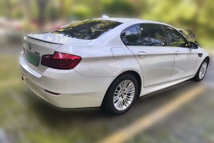 Used BMW 5 Series 2014 520Li Elegant Model Rear Right 45 Deg
