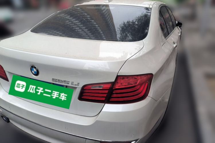Used BMW 5 Series 2014 525Li Luxury Design Package Rear Right 45 Deg