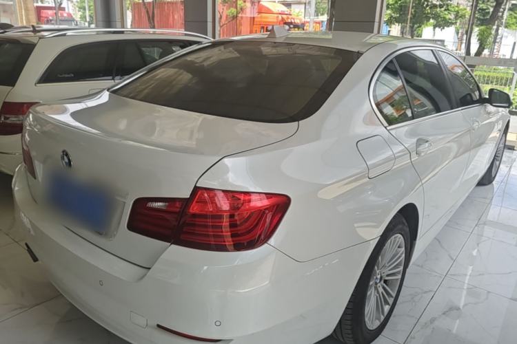 Used BMW 5 Series 2014 525Li Leading Model Rear Right 45 Deg