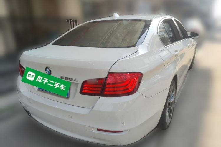 Used BMW 5 Series 2014 528Li Leading Model Rear Right 45 Deg