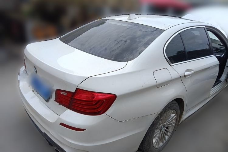 Used BMW 5 Series 2014 525Li Leading Model Rear Right 45 Deg