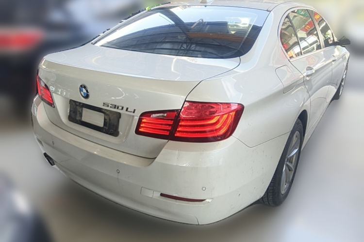 Used BMW 5 Series 2014 520Li Elegant Model Rear Right 45 Deg