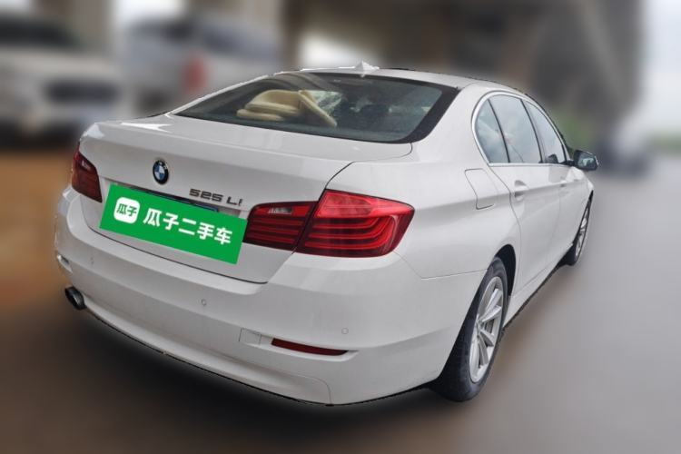 Used BMW 5 Series 2014 520Li Elegant Model Rear Right 45 Deg