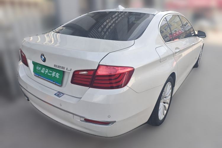 Used BMW 5 Series 2014 525Li Luxury Design Package Rear Right 45 Deg