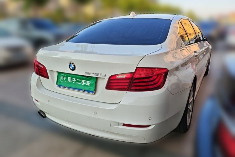 Used BMW 5 Series 2014 520Li Elegant Model Rear Right 45 Deg