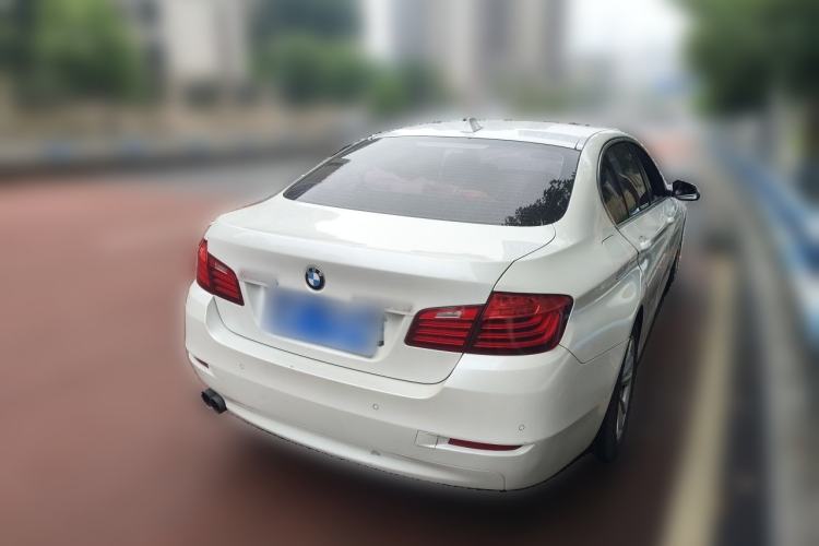 Used BMW 5 Series 2014 520Li Elegant Model Rear Right 45 Deg