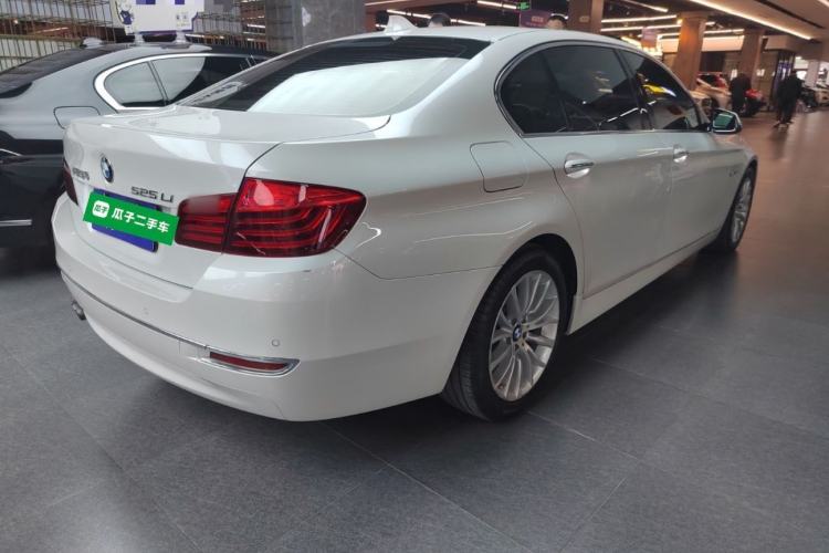 Used BMW 5 Series 2014 525Li Luxury Design Package Rear Right 45 Deg