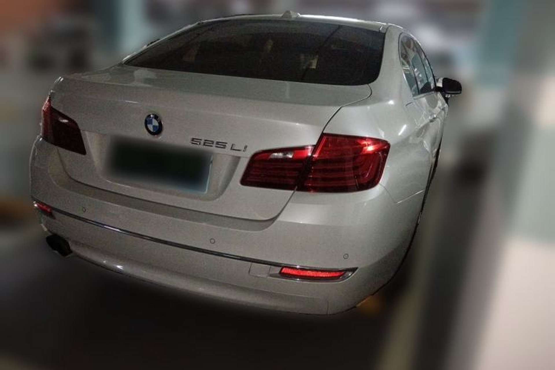 Used BMW 5 Series 2014 525Li Luxury Design Package Rear Right 45 Deg