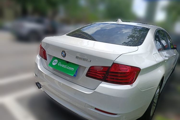 Used BMW 5 Series 2014 525Li Leading Model Rear Right 45 Deg