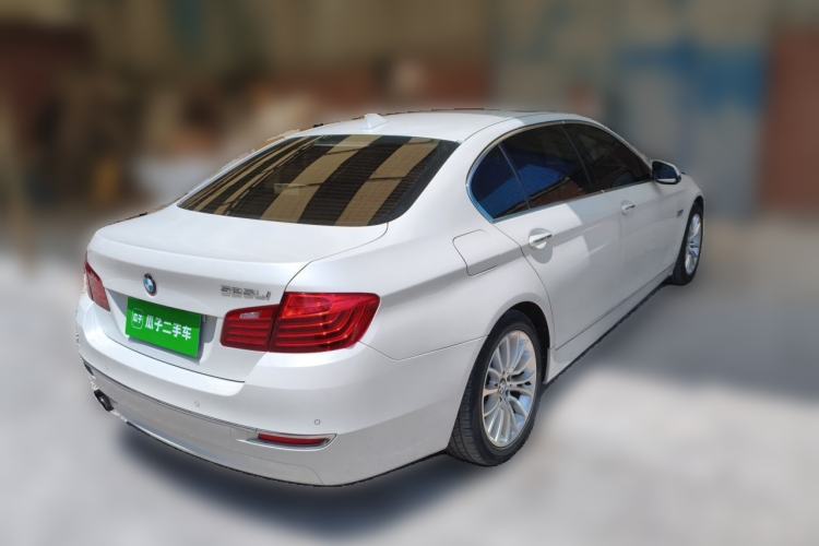 Used BMW 5 Series 2014 525Li Luxury Design Package Rear Right 45 Deg