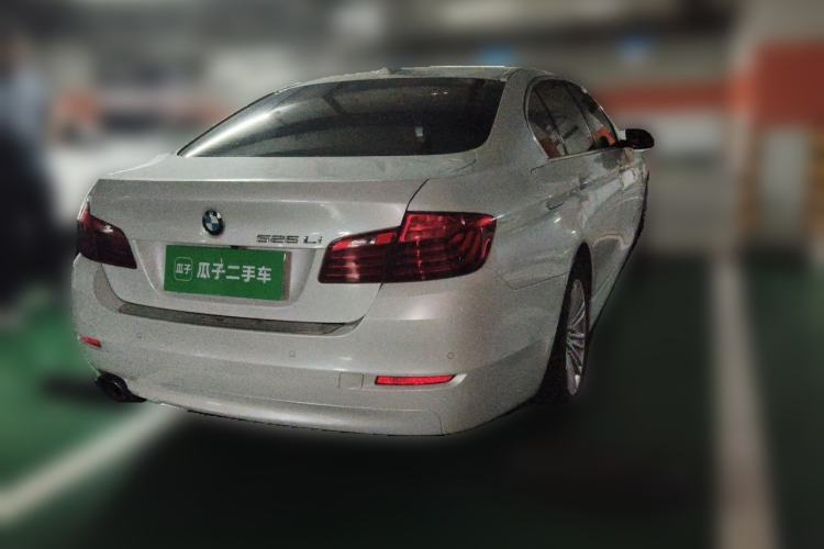 Used BMW 5 Series 2014 525Li Leading Model Rear Right 45 Deg
