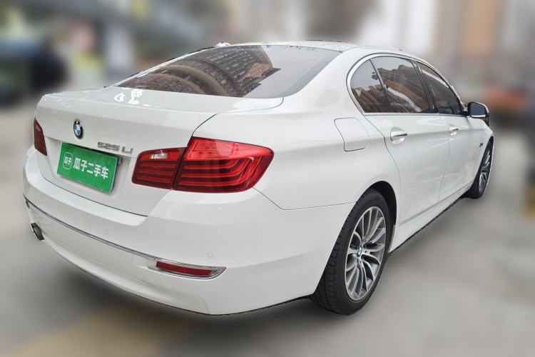 Used BMW 5 Series 2014 525Li Luxury Design Package Rear Right 45 Deg