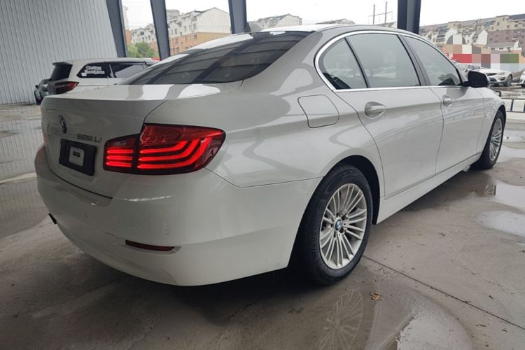 Used BMW 5 Series 2014 525Li Leading Model Rear Right 45 Deg