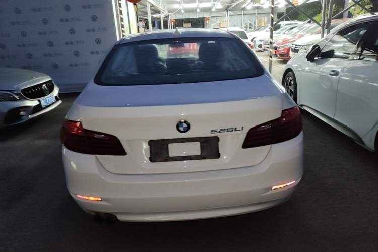 Used BMW 5 Series 2014 525Li Leading Model Rear