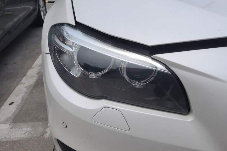 Used BMW 5 Series 2014 520Li Elegant Model Right Front Headlight