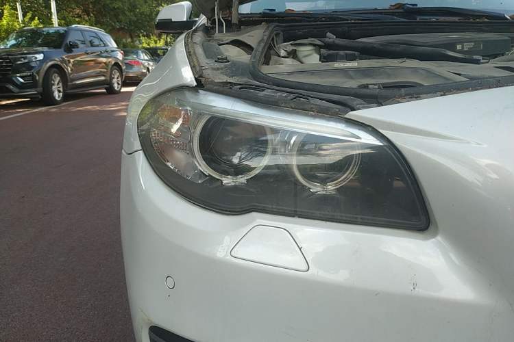 Used BMW 5 Series 2014 525Li Luxury Design Package Right Front Headlight