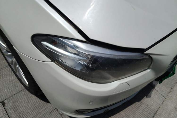 Used BMW 5 Series 2014 525Li Luxury Design Package Right Front Headlight