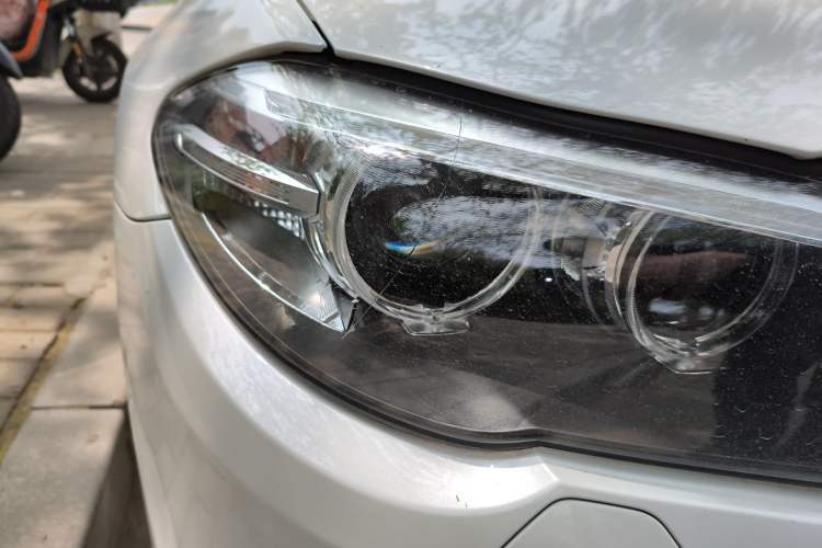 Used BMW 5 Series 2014 525Li Luxury Design Package Right Front Headlight