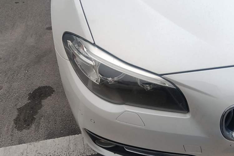 Used BMW 5 Series 2014 525Li Luxury Design Package Right Front Headlight