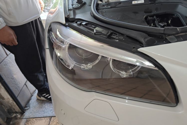 Used BMW 5 Series 2014 520Li Elegant Model Right Front Headlight