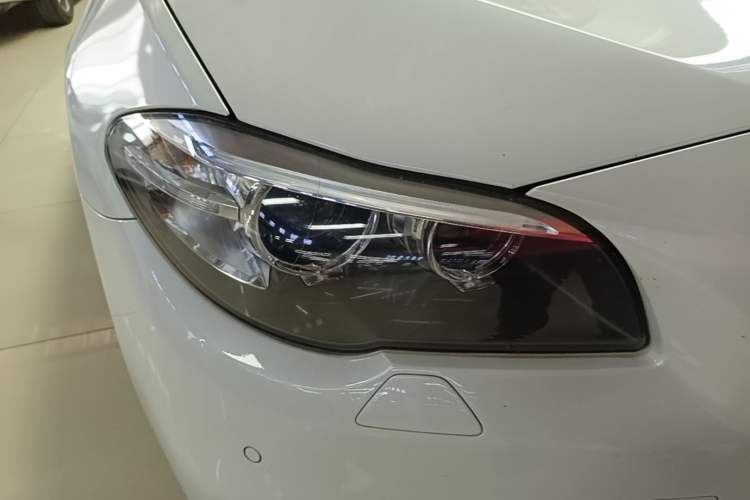 Used BMW 5 Series 2014 525Li Leading Model Right Front Headlight