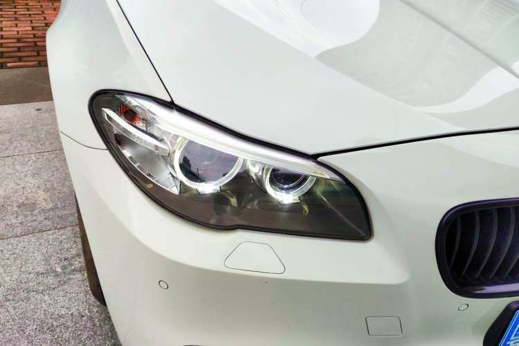 Used BMW 5 Series 2014 525Li Leading Model Right Front Headlight