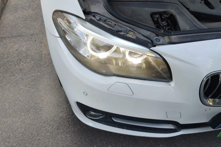 Used BMW 5 Series 2014 520Li Elegant Model Right Front Headlight