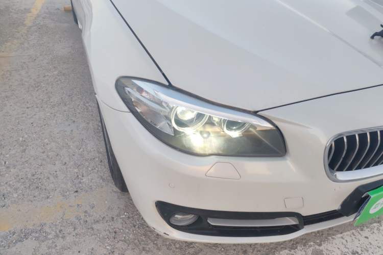 Used BMW 5 Series 2014 525Li Leading Model Right Front Headlight