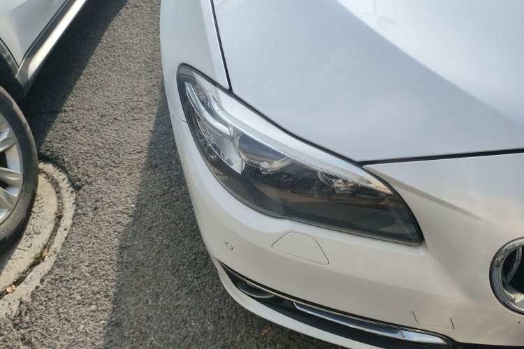 Used BMW 5 Series 2014 525Li Luxury Design Package Right Front Headlight