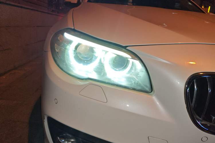 Used BMW 5 Series 2014 520Li Elegant Model Right Front Headlight