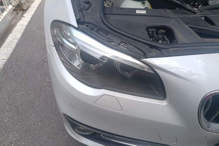 Used BMW 5 Series 2014 525Li Luxury Design Package Right Front Headlight