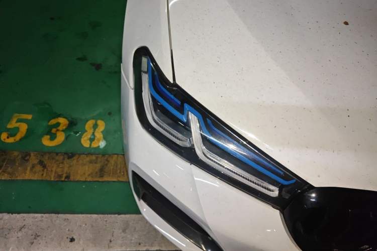 Used BMW 5 Series 2014 525Li Leading Model Right Front Headlight