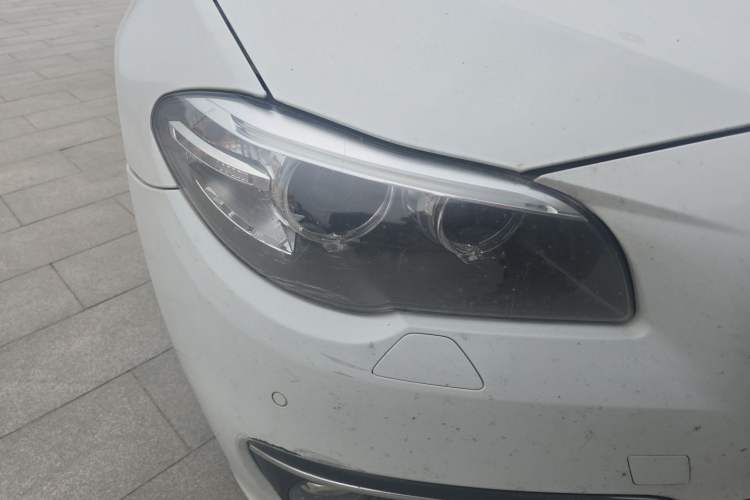 Used BMW 5 Series 2014 525Li Luxury Design Package Right Front Headlight