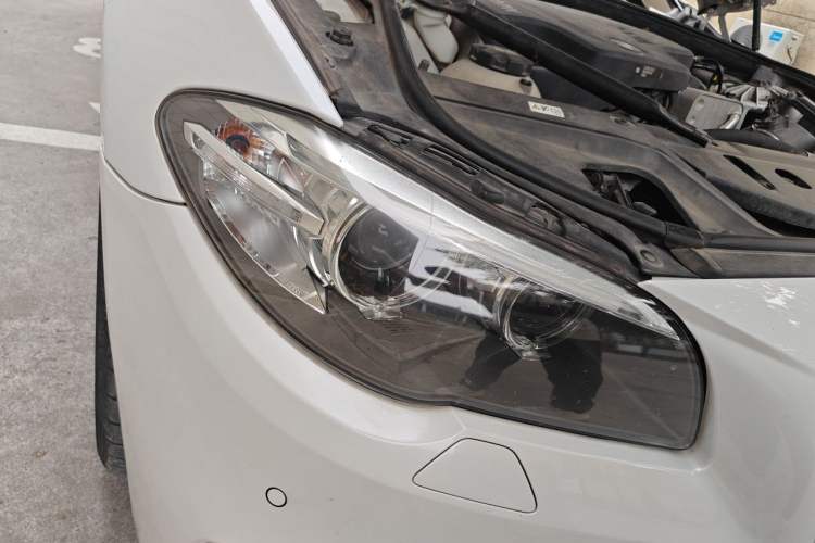 Used BMW 5 Series 2014 525Li Luxury Design Package Right Front Headlight