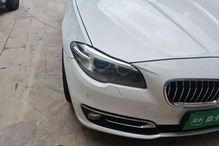 Used BMW 5 Series 2014 525Li Luxury Design Package Right Front Headlight