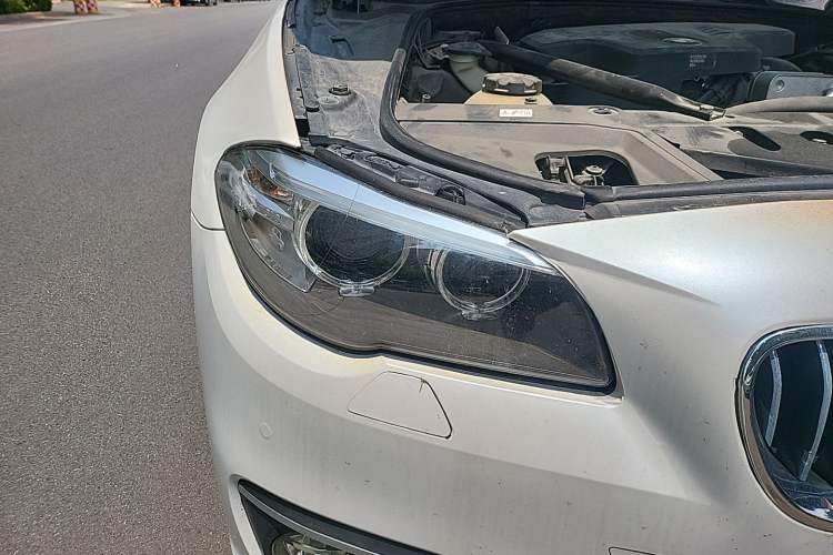 Used BMW 5 Series 2014 520Li Elegant Model Right Front Headlight