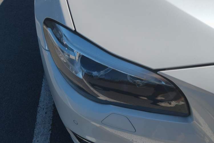 Used BMW 5 Series 2014 525Li Luxury Design Package Right Front Headlight