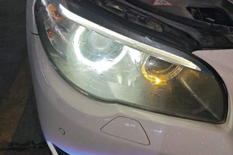Used BMW 5 Series 2014 525Li Luxury Design Package Right Front Headlight