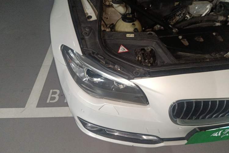 Used BMW 5 Series 2014 525Li Luxury Design Package Right Front Headlight