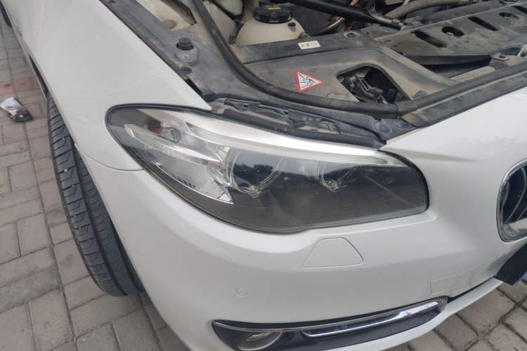 Used BMW 5 Series 2014 525Li Luxury Design Package Right Front Headlight