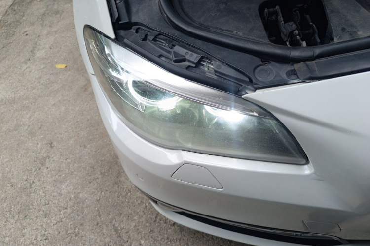 Used BMW 5 Series 2014 525Li Luxury Design Package Right Front Headlight