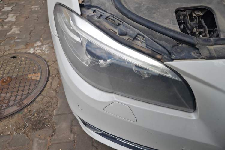 Used BMW 5 Series 2014 525Li Luxury Design Package Right Front Headlight
