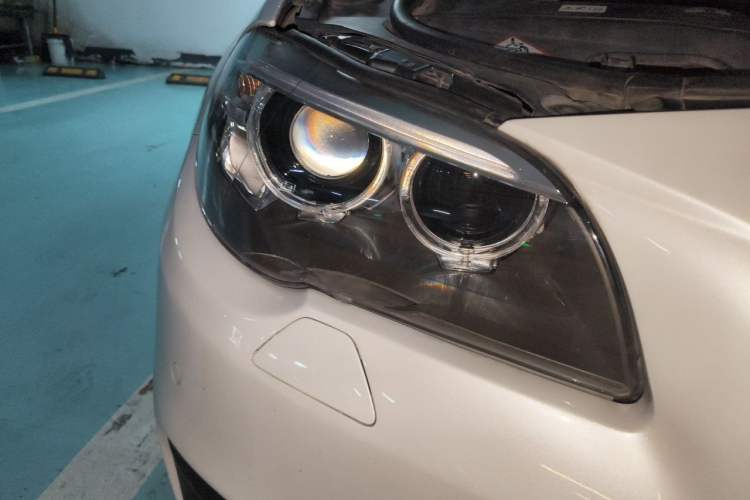 Used BMW 5 Series 2014 520Li Elegant Model Right Front Headlight
