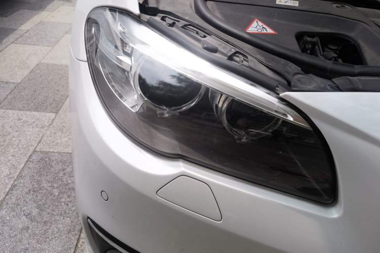 Used BMW 5 Series 2014 525Li Luxury Design Package Right Front Headlight