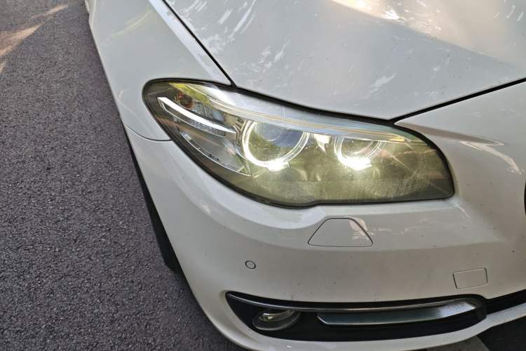 Used BMW 5 Series 2014 520i Elegant Edition Right Front Headlight