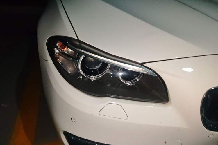 Used BMW 5 Series 2014 525Li Leading Model Right Front Headlight