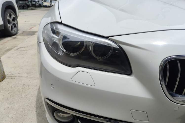 Used BMW 5 Series 2014 525Li Leading Model Right Front Headlight