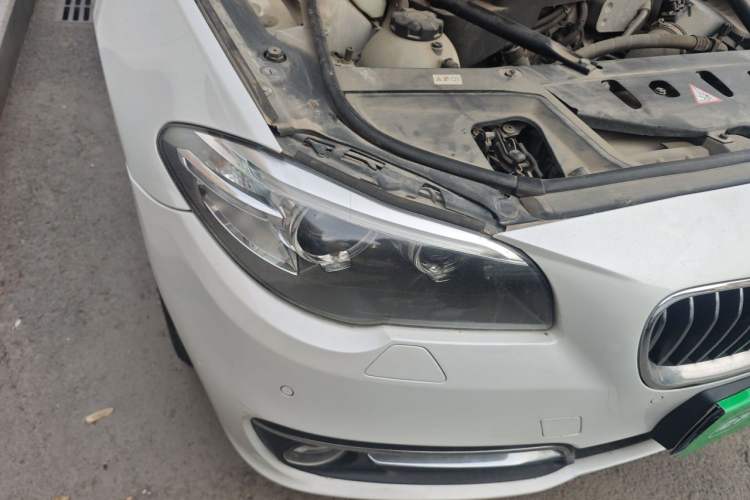 Used BMW 5 Series 2014 525Li Luxury Design Package Right Front Headlight