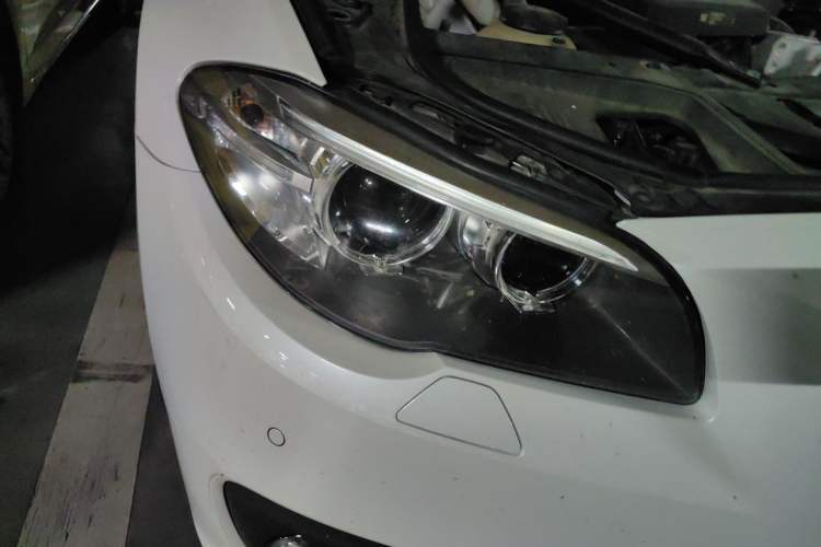 Used BMW 5 Series 2014 525Li Leading Model Right Front Headlight