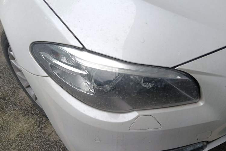 Used BMW 5 Series 2014 525Li Luxury Design Package Right Front Headlight